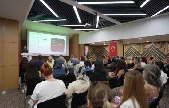 Denizli’de 60 kadın girişimci Etsy eğitimiyle dünya pazarına hazırlanıyor