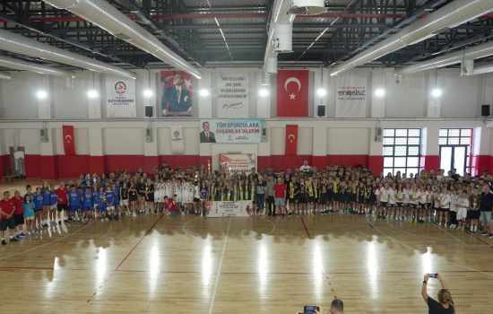 Ege’nin 300 genç basketbolcusu Denizli’de buluştu