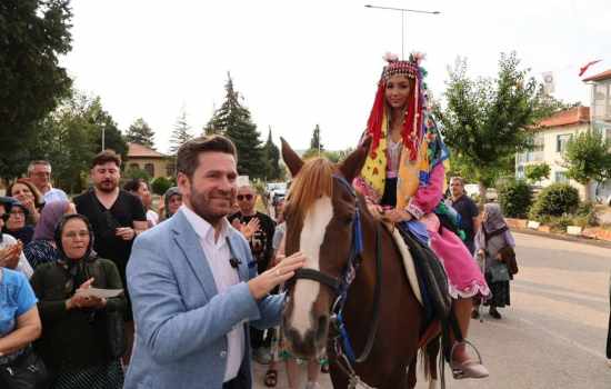 Nikfer’de Yurt Dışındaki Vatandaşlar İçin Neşeli Bir Şenlik Düzenlendi
