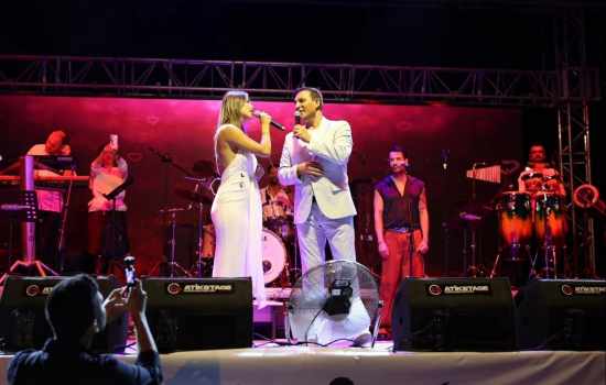 Tavas’ta Zeybek Kültür ve Sanat Festivali'nde Rafet El Roman Coşkusu!