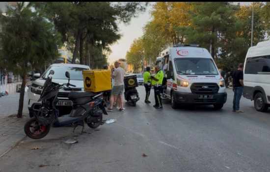 Pamukkale’de Yasak U Dönüşü Yapan Otomobile Motosiklet Çarptı: 1 Yaralı