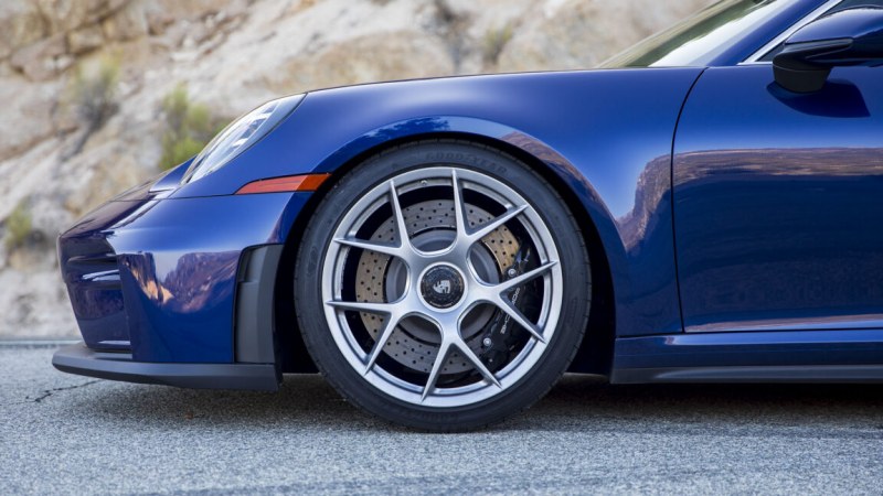 Porsche 911 GT3 Touring 992.2, 502 beygirlik motoru ve yeni Leichtbau paketiyle test edildi
