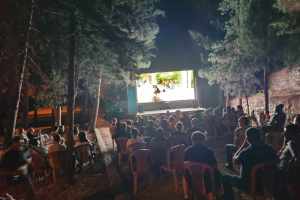 Denizli Büyükşehir Belediyesi'nden Çivril'de Cazip Açık Hava Sinema Etkinliği