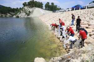 Denizli'de İç Sulara Yeni Bir Nefes: 1 Milyon 386 Bin Balık Suya Salındı