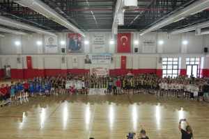 Ege’nin 300 genç basketbolcusu Denizli’de buluştu
