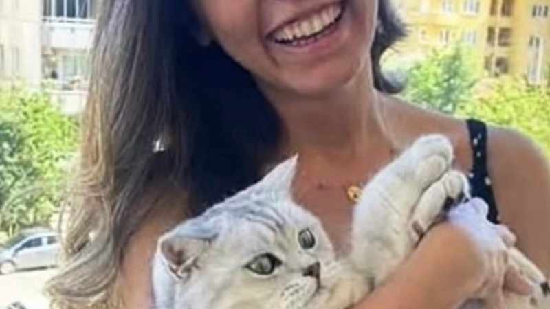Yolun karşısına geçerken otomobil çarptı: 34 yaşındaki kadın hayatını kaybetti