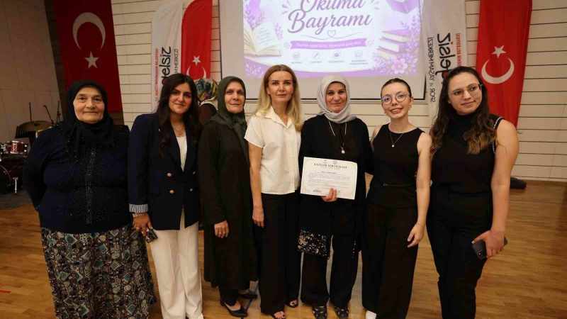 Denizli’de 21 kadın okuma yazma kursunu tamamladı