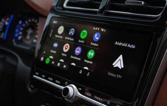 Android Auto'da Gemini dönemi: Google asistanının yerini alıyor