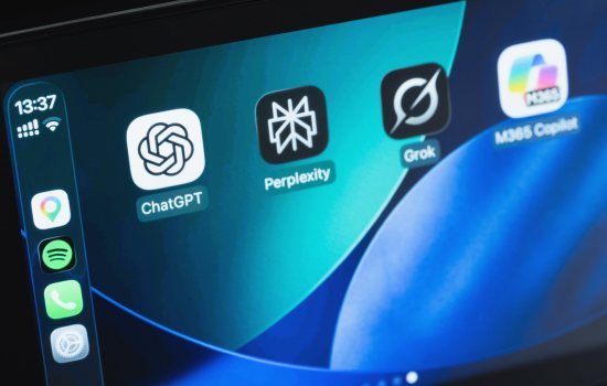 CarPlay'de hangi yapay zeka sohbet botları çalışıyor?