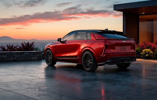 GM, CarPlay ve Android Auto'yu Kaldırıyor Ancak 2027 Cadillac Lyriq İstisna Oluyor