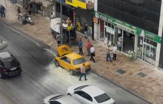 Pamukkale'de otomobil yangınına temizlik ekipleri müdahale etti