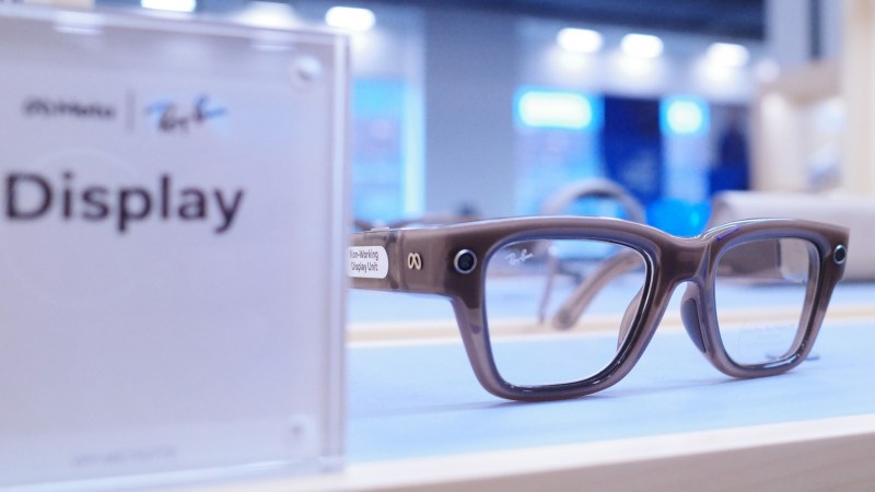 Meta Display gözlüklerinde sürüş sırasında ekranı kapatan Audio Only modu