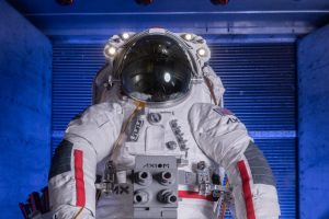 NASA, Artemis IV için Ay uzay giysisini sadeleştiriyor