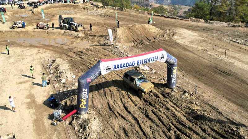 8. Babafest’in kapanış günü 60 off-road aracının gösteri yarışlarıyla hareketlendi