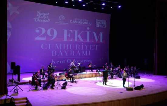 Denizli'de 29 Ekim kutlamaları Bilim Şov ve orkestra konseriyle başladı